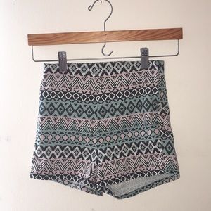 Patterned high waisted H&M shorts